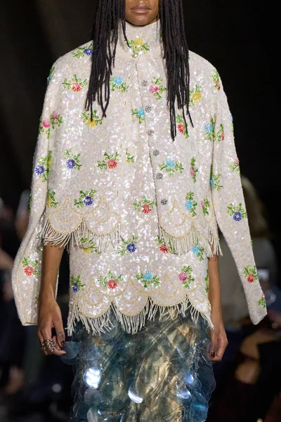 Look 3